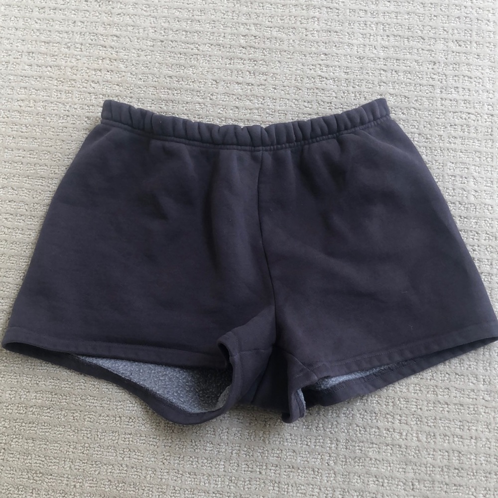 grey aritzia sweatshorts